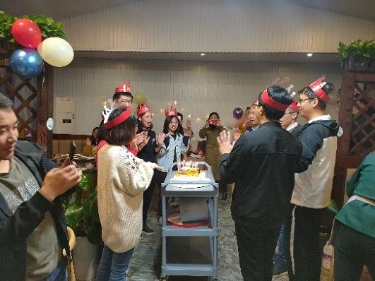 “與國同慶,逐夢朝陽” ——生物技術研究院員工生日會